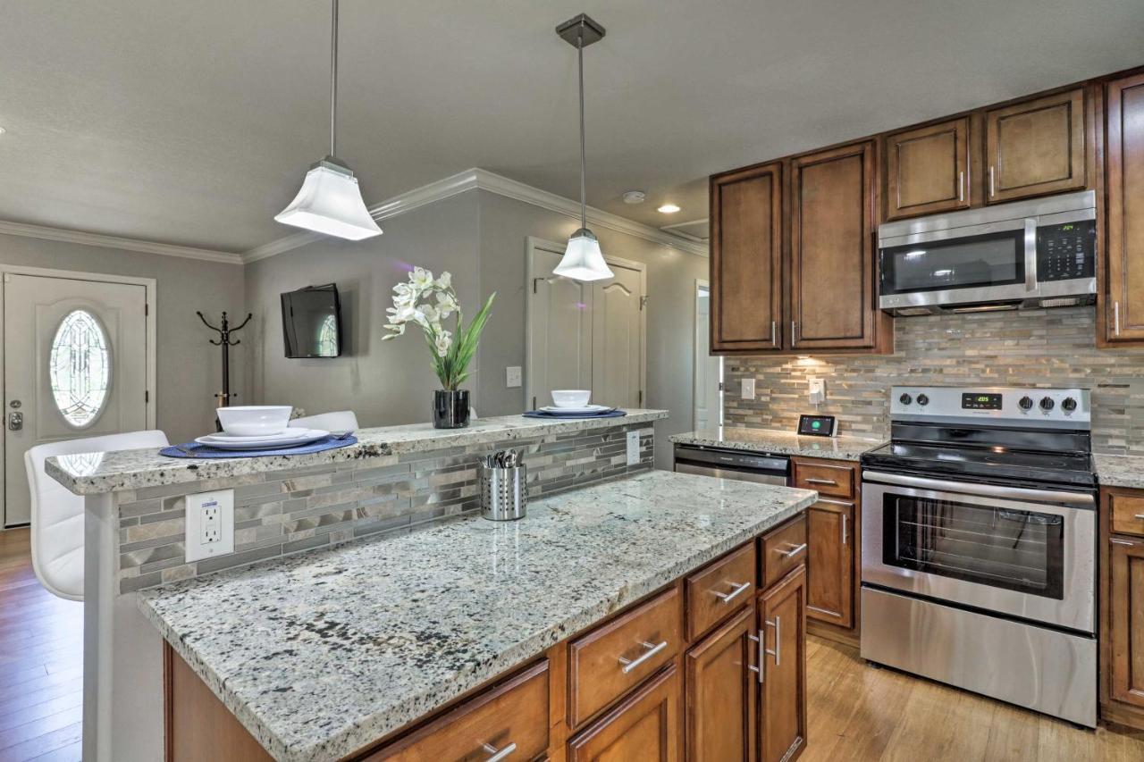 Comfortable Ranch Home - 5 Mi To Downtown Atlanta! ภายนอก รูปภาพ